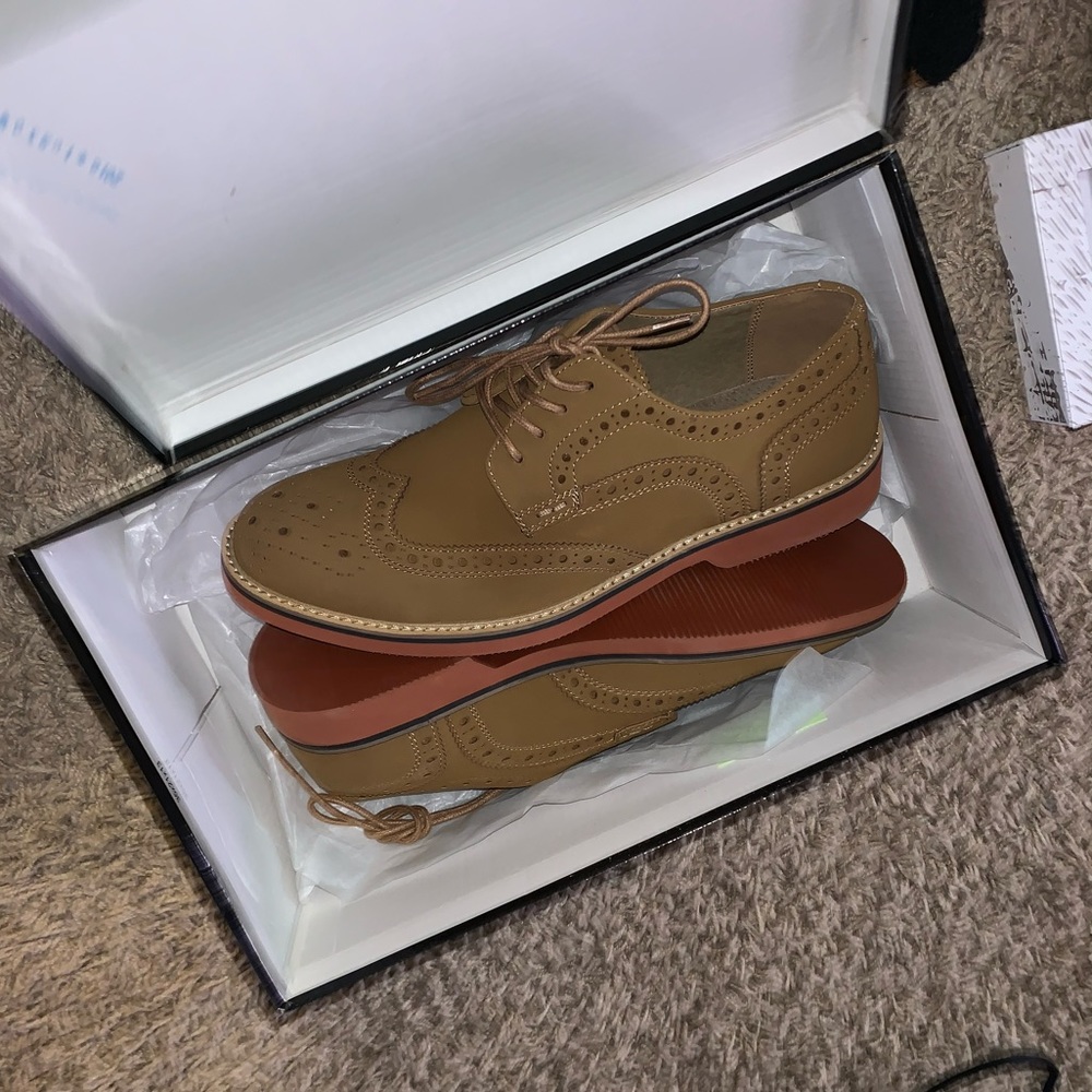 NWT brown men’s oxfords